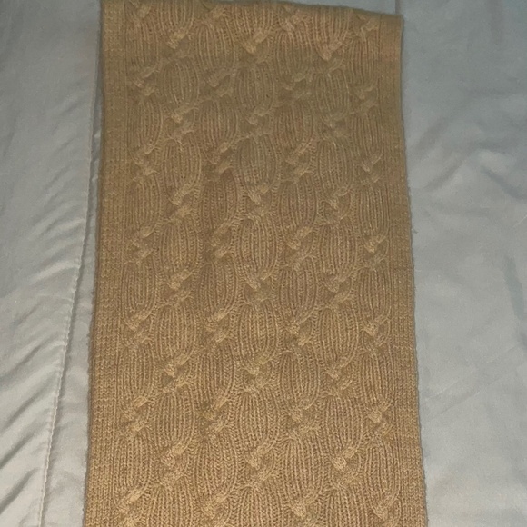 NORDSTROM Cable Knit Soft Yellow 100% Cashmere Scarf - Picture 2 of 8